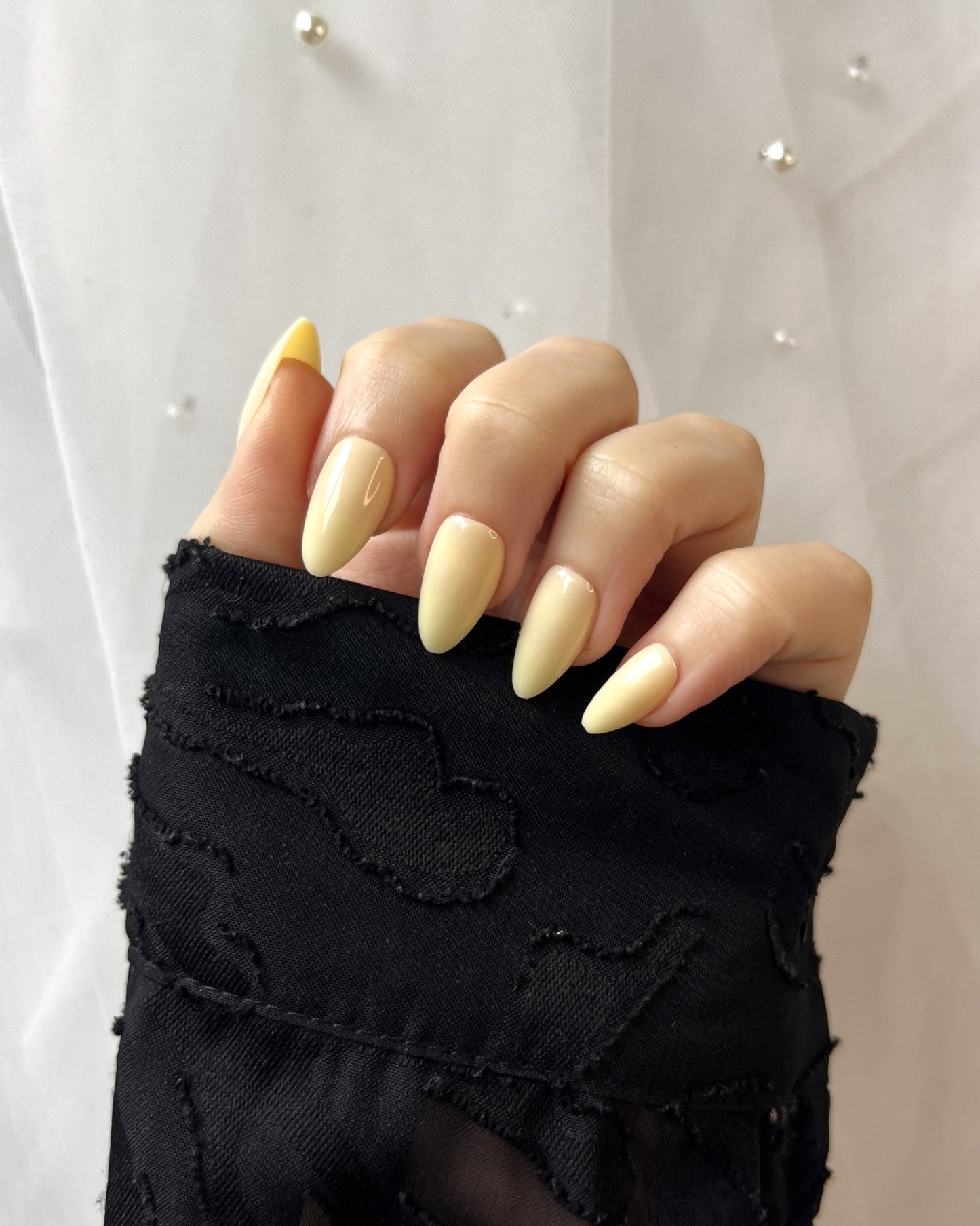 Sunday - Short Almond